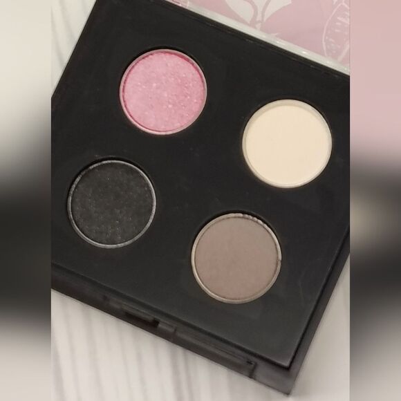 Lancome Quad Eyeshadow Palette  Compact New! - Picture 1 of 8